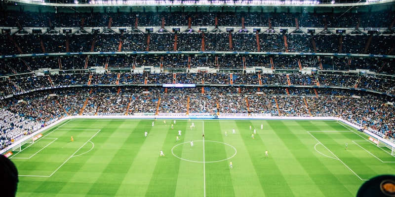 雨燕足球首页门户界面展示各类足球赛事入口